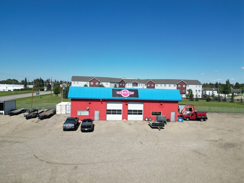 More Photos Of 3208 52 Av, Innisfail Warehouse For Sale