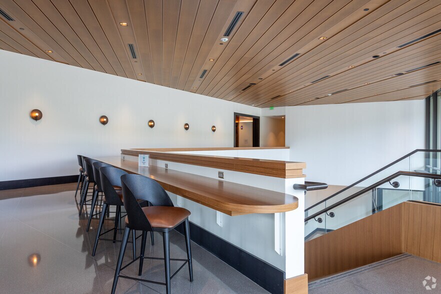 More Photos Of 4000 Center At North Hills St, Raleigh Unknown For Lease