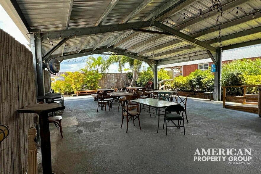 More Photos Of 987 S Packinghouse Rd, Sarasota Restaurant For Sale