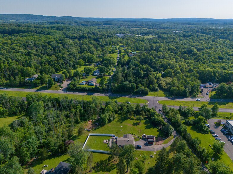 More Photos Of 417 Mountain Rd, Lebanon Specialty For Sale