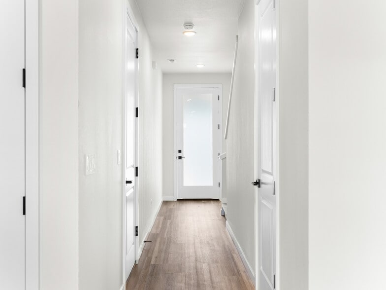 More Photos Of 331 SE Jetty Ave, Lincoln City Apartments For Sale