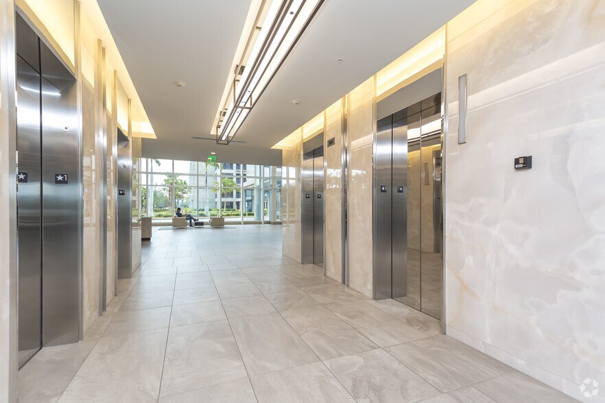 More Photos Of 800 Waterford Way, Miami Office For Lease