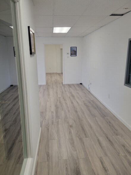 More Photos Of 15302 Baisley Blvd, Jamaica Loft Creative Space For Lease