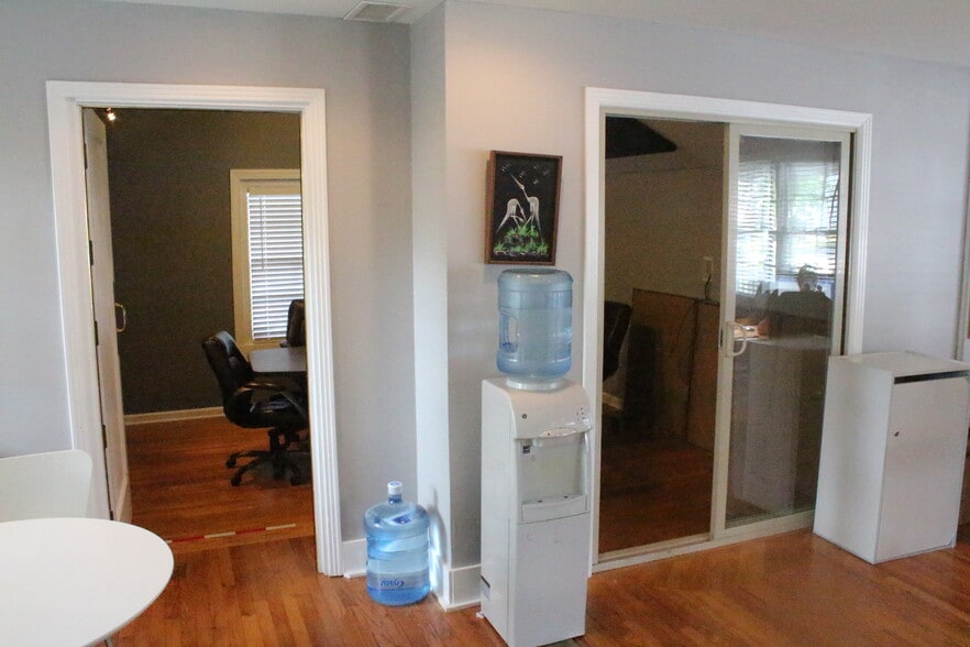 More Photos Of 507 E Iris Dr, Nashville Office For Lease