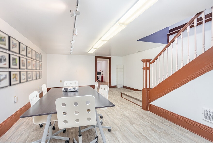 More Photos Of 311-321 Center Ave, Bay City Apartments For Sale