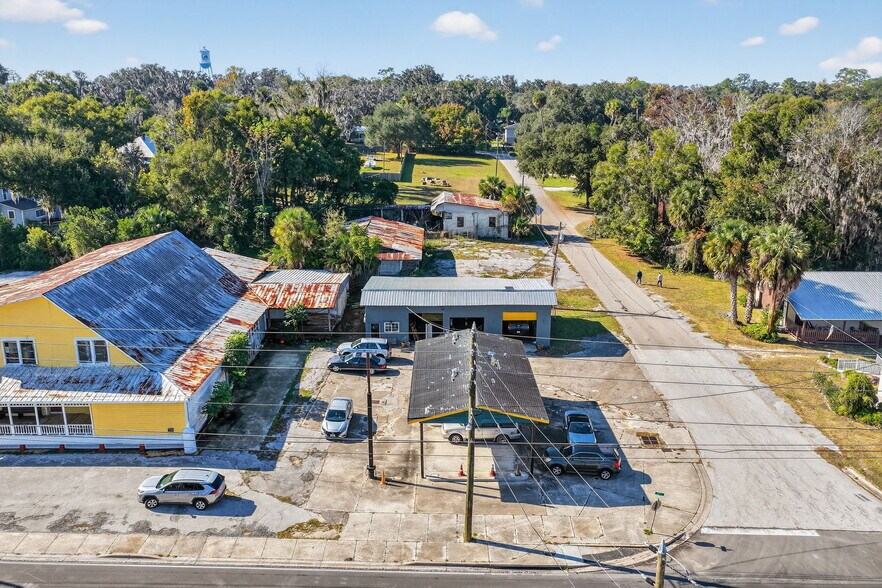More Photos Of 20700 9th St, McIntosh Service Station For Sale