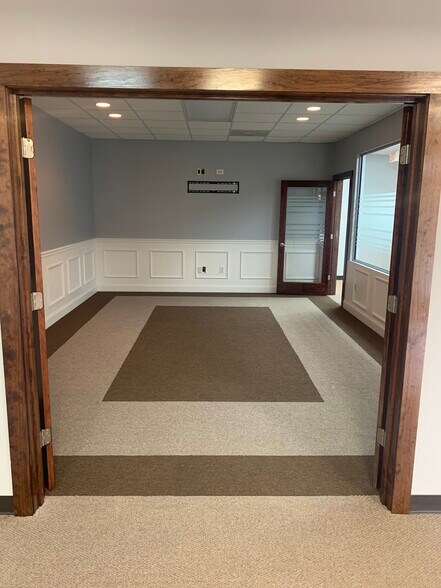 More Photos Of 16325 Northcross Dr, Huntersville Office For Lease