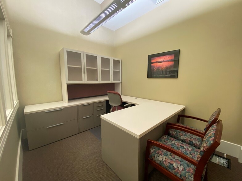 More Photos Of 1301 Central Ave, Dubuque Office For Lease