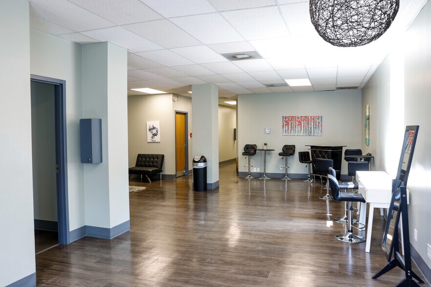 More Photos Of 210 Hale St, Charleston Office For Sale