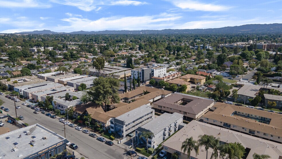 More Photos Of 18356 Napa St, Northridge Apartments For Sale