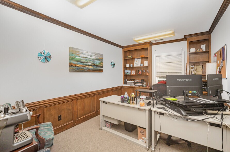 More Photos Of 4523 Park Rd, Charlotte Office For Sale