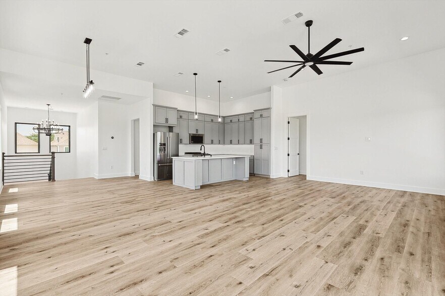 More Photos Of 767 W Main St, Coppell Storefront Retail Office For Sale