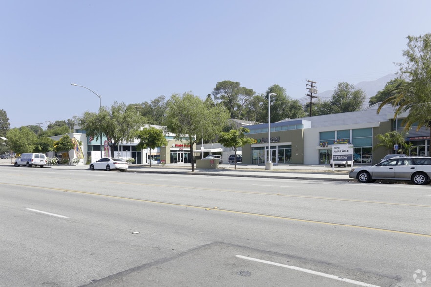 More Photos Of 3719-3731 Foothill Blvd, Glendale Restaurant For Lease