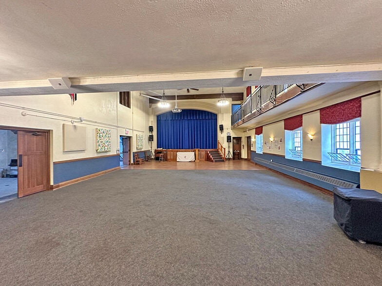 More Photos Of 14 N May St, Aurora Religious Facility For Sale