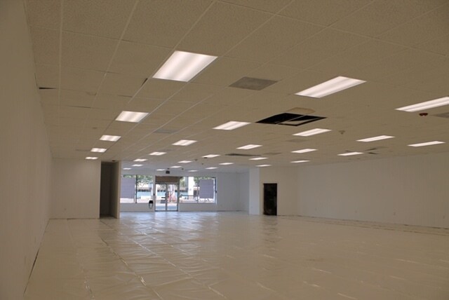 More Photos Of 6133 Jericho Tpke, Commack Storefront For Lease