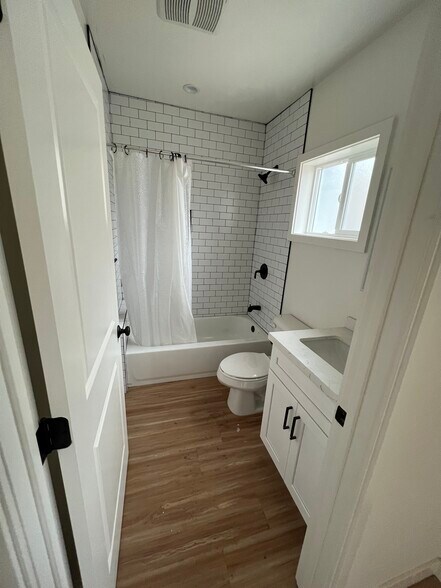 More Photos Of 2211 S Bronson Ave, Los Angeles Apartments For Sale