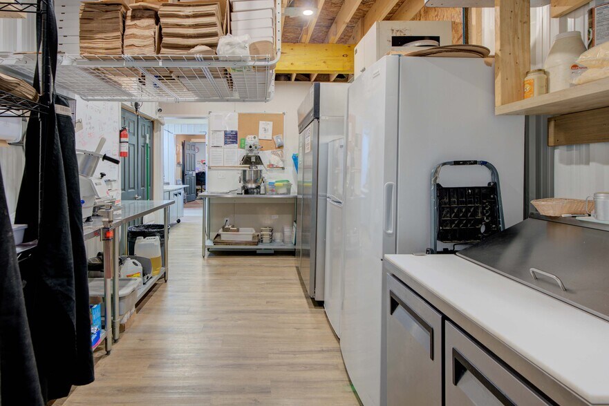 More Photos Of 25 Main St W, Lyn Storefront Retail Office For Sale