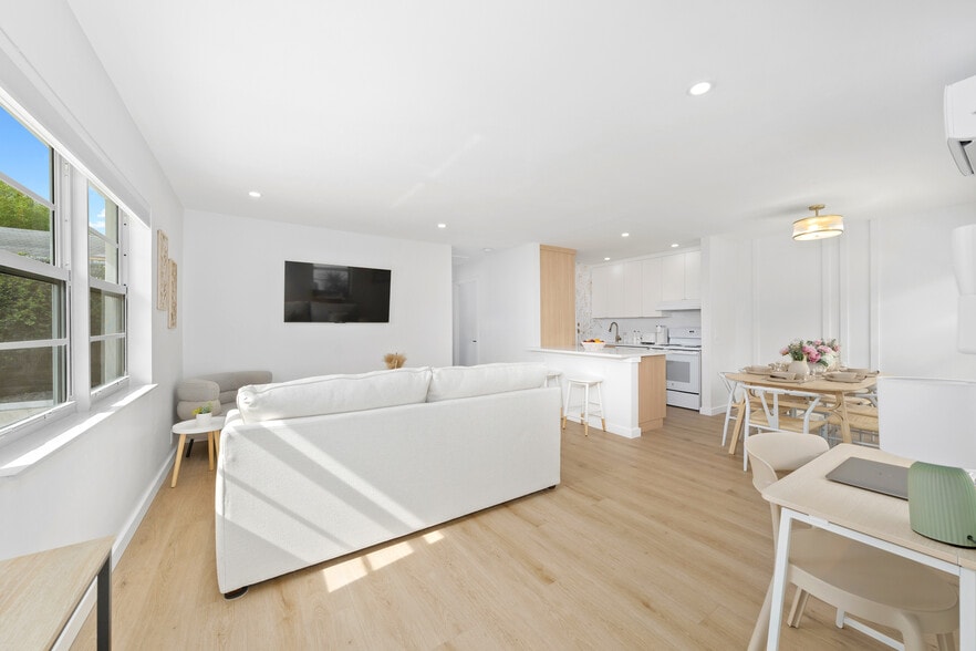 More Photos Of 525 N Federal Hwy, Lake Worth Beach Multifamily For Sale