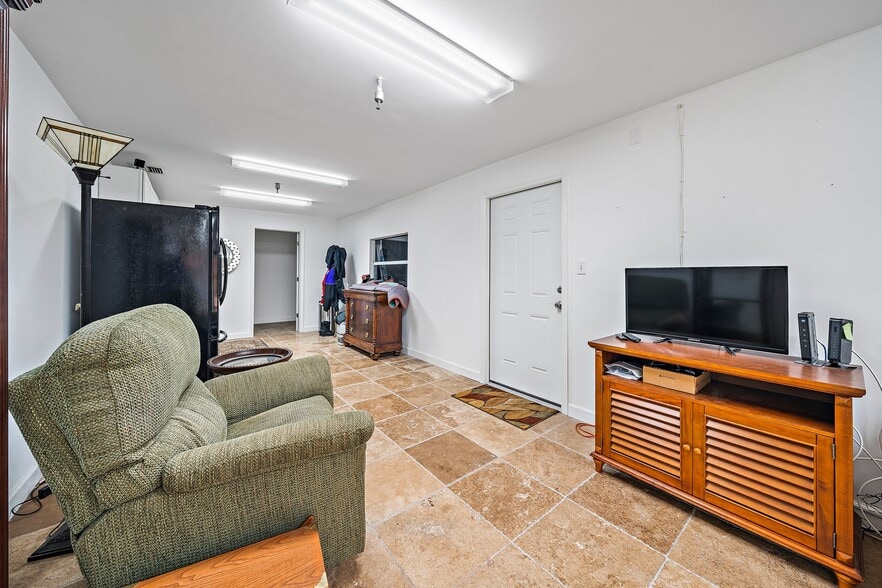 More Photos Of 1501 SE Decker Ave, Stuart Warehouse For Sale