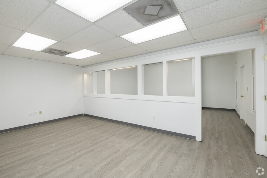 More Photos Of 7818 Depot Ln, Tampa Warehouse For Lease