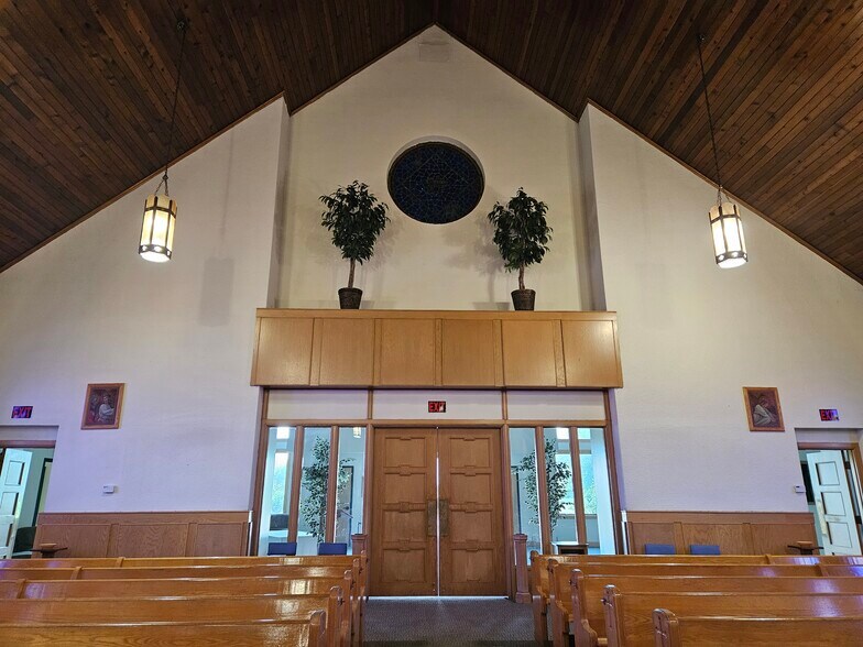 More Photos Of 5000 Fergus Rd, Saint Charles Religious Facility For Sale