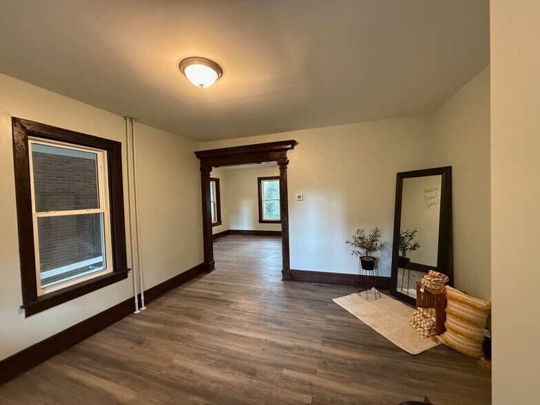 More Photos Of 9 W Chestnut St, Souderton Apartments For Sale