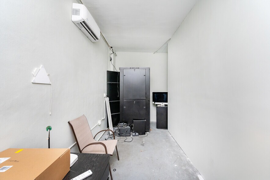 More Photos Of 7025 NW 7th Ave, Miami Research And Development For Sale