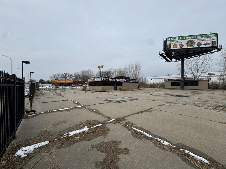 More Photos Of 6850 E Front St, Kansas City Freestanding For Sale