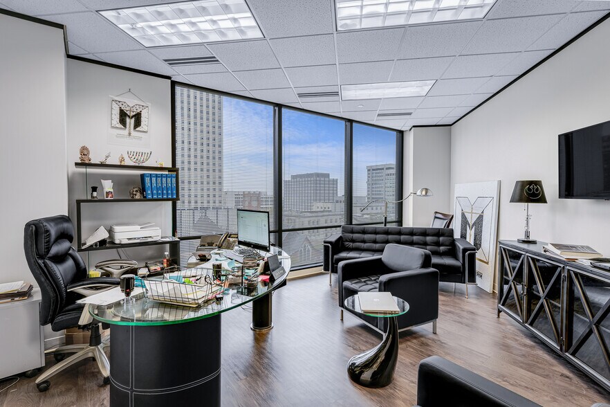 More Photos Of 200 Jefferson Ave, Memphis Office For Sale