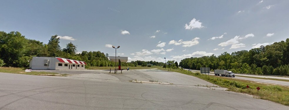 More Photos Of 1004 Ball Park Rd, Thomasville Convenience Store For Sale