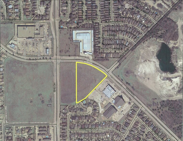 2302 Arapaho Rd  