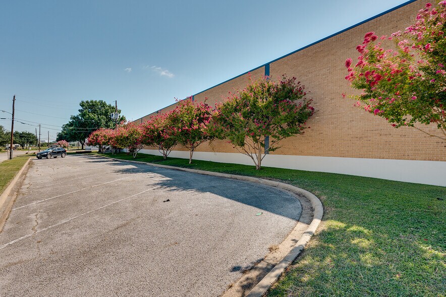 More Photos Of 1262 Viceroy Dr, Dallas Manufacturing For Lease