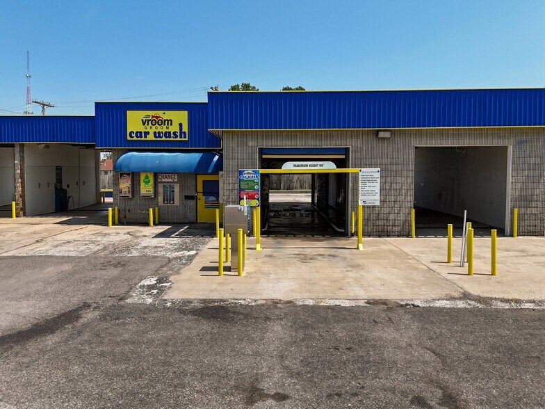 More Photos Of 2812 E Chestnut Expy, Springfield Carwash For Sale