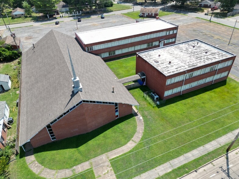 More Photos Of 1510 Wells Station Rd, Memphis Schools For Sale