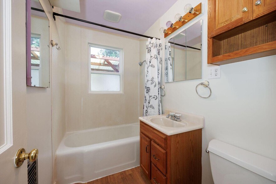 More Photos Of 128 S Mountain Ave, Ashland Apartments For Sale