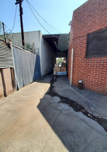 More Photos Of 12825 Vanowen St, North Hollywood Freestanding For Sale