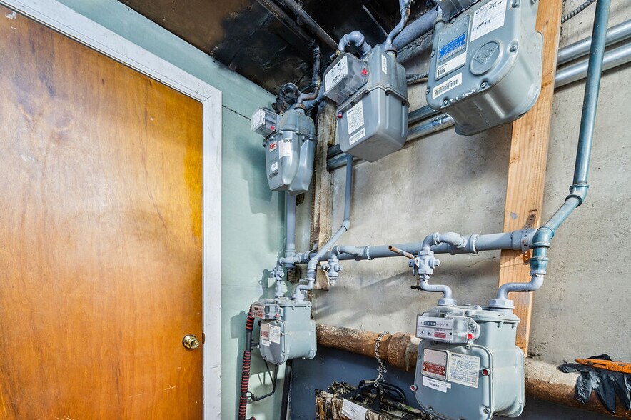 More Photos Of 2339 Bath Ave, Brooklyn Storefront Retail Residential For Sale