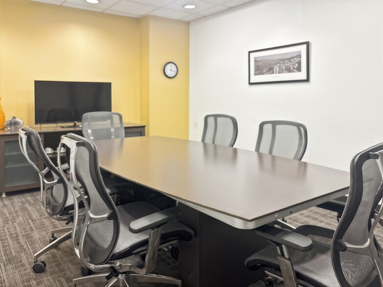 More Photos Of 104 W 40th St, New York Coworking Space