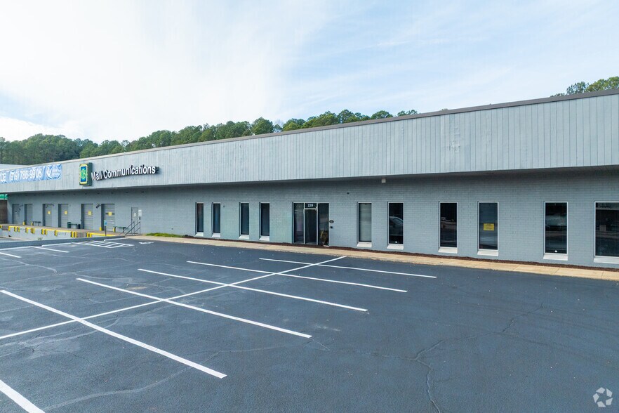 More Photos Of 2319 Atlantic Ave, Raleigh Manufacturing For Lease