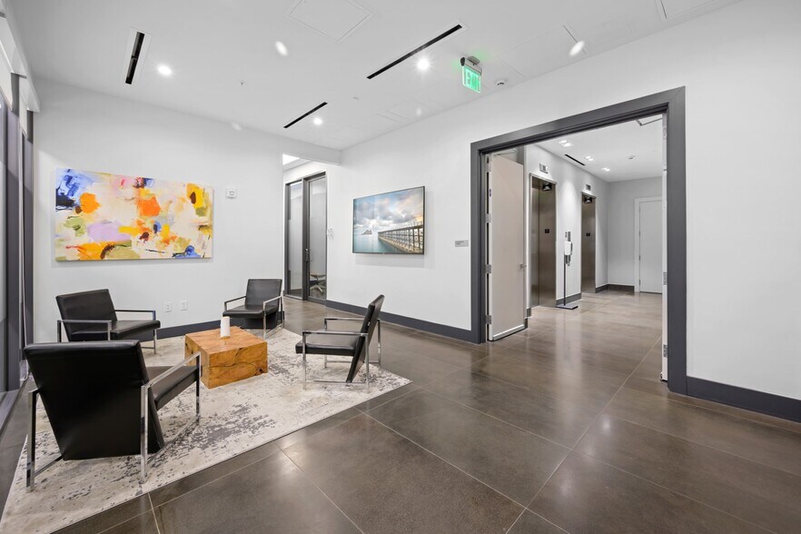 More Photos Of 19790 W Dixie Hwy, Aventura Office For Sale