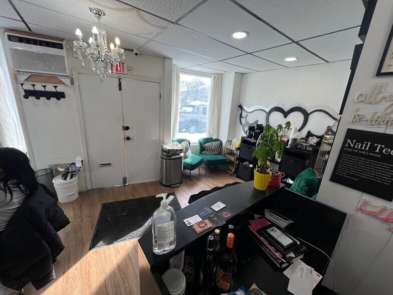 More Photos Of 129-137 La France Ave, Bloomfield Storefront For Lease
