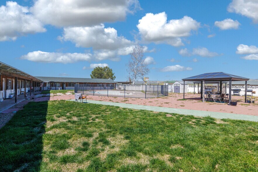 More Photos Of 12900 Soda Lake Rd, Santa Margarita Hotel For Lease