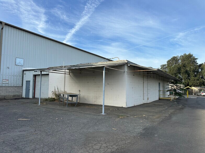 More Photos Of 2812 Hegan Ln, Chico Light Distribution For Lease