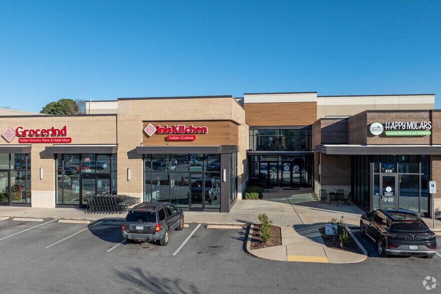 More Photos Of 620 Lakestone Commons Ave, Fuquay-Varina Storefront For Lease