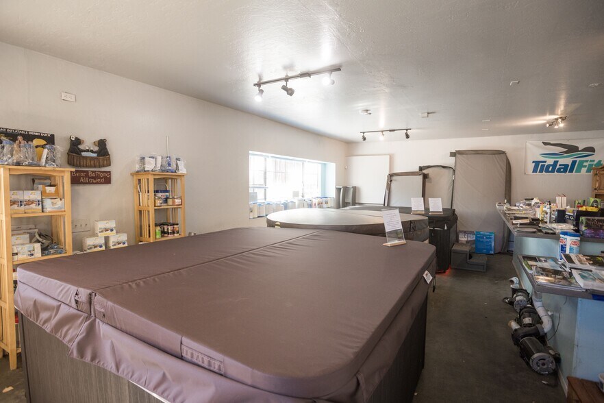 More Photos Of 41312 Big Bear Blvd, Big Bear Lake General Retail For Sale