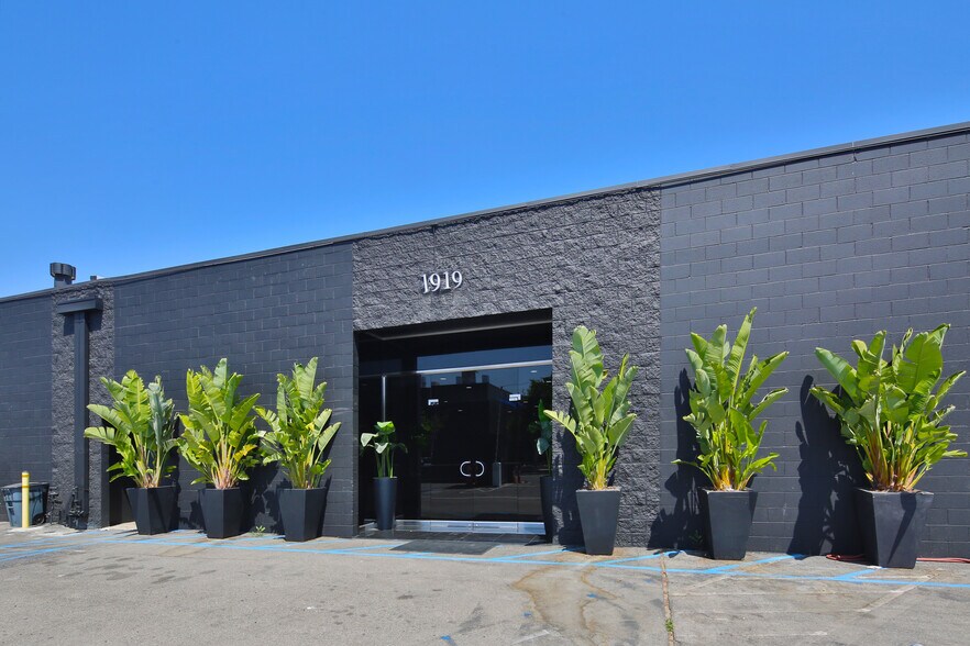 Primary Photo Of , Burbank Flex For Sale