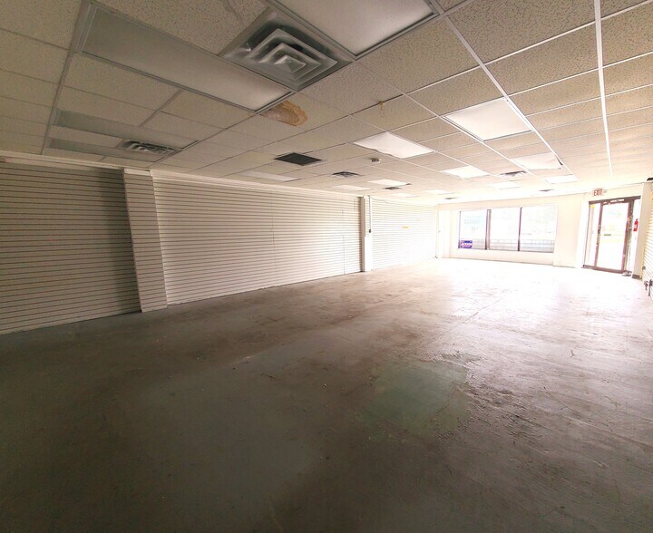 More Photos Of 751-753 Merrick Rd, Baldwin Storefront Retail Office For Lease