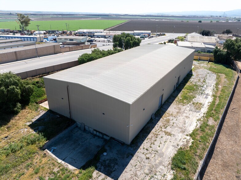 More Photos Of 151-161 Airport Rd, King City Warehouse For Lease