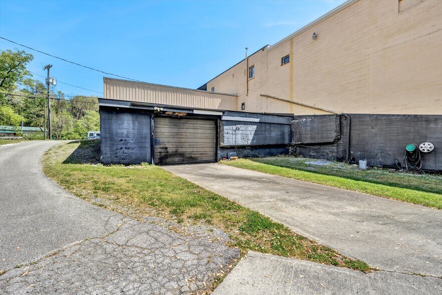 More Photos Of 106 Stoney Battery Rd, Troutville Restaurant For Sale