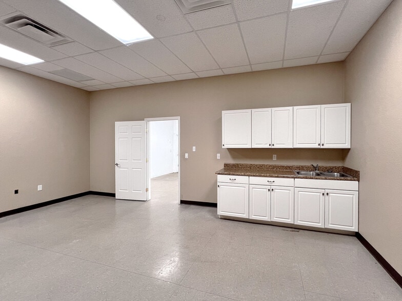 More Photos Of 130-132 W Central Ave, Winter Haven Storefront For Sale